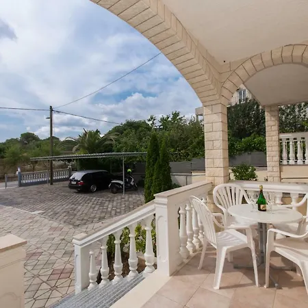 Apartament Nella Bella *